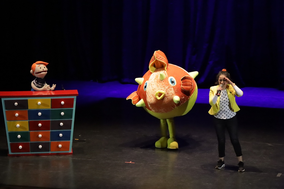 Fantastic Chat: Una Aventura Bilingüe con los Animales del Mar se presentó en el Teatro del Centro Cultural Tiltil