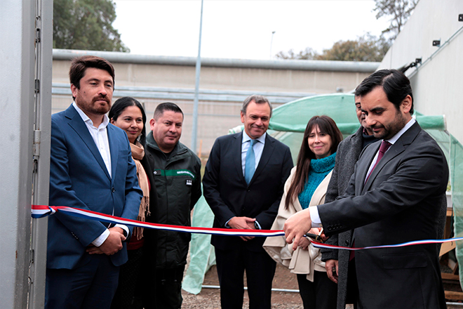 Sename y Fundación Reinventarse inauguraron primer espacio sustentable para el cuidado del medioambiente en el Centro Metropolitano Norte de Tiltil