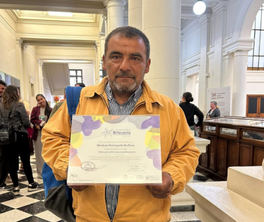 Don Abraham Berenguela Orellana recibe el “Sello de Excelencia a la Artesanía de Chile 2025”